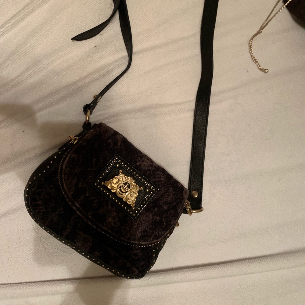 Juicy cross body